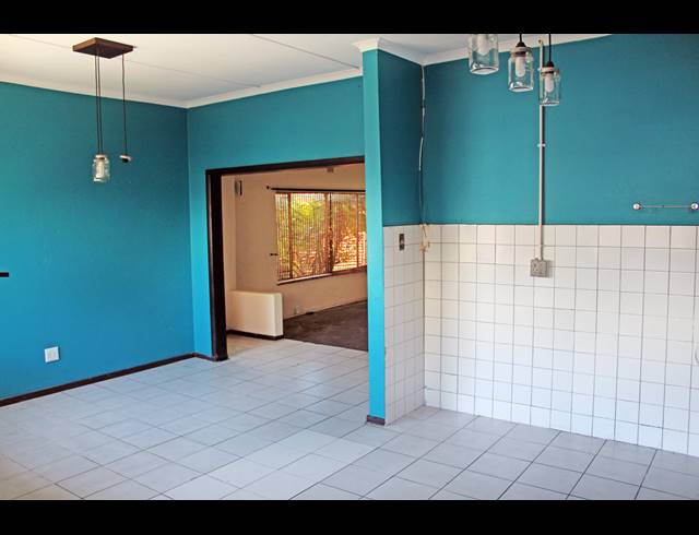 3 BEDROOM HOUSE FOR SALE IN STRAND CENTRAL